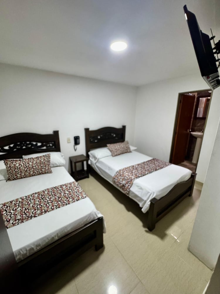 1 Bedroom, Deluxe, Triple, 3 Double Beds