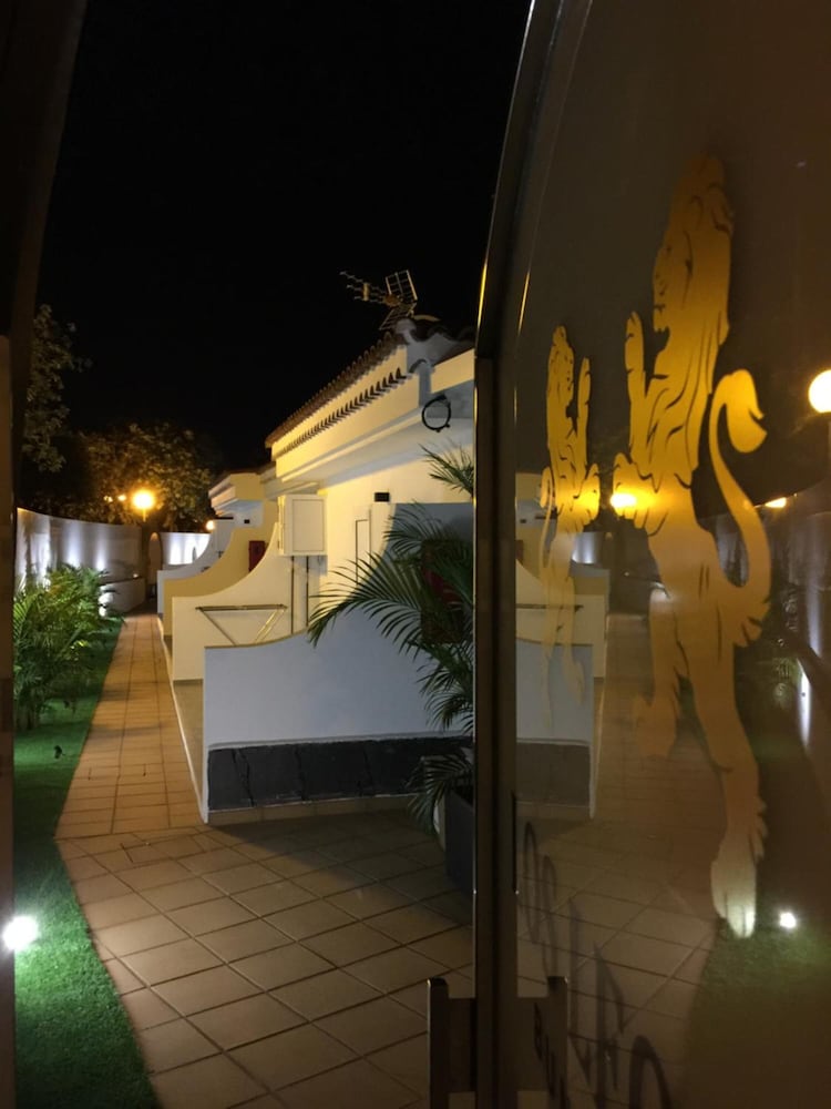 Bungalows Los Leones 23/28
