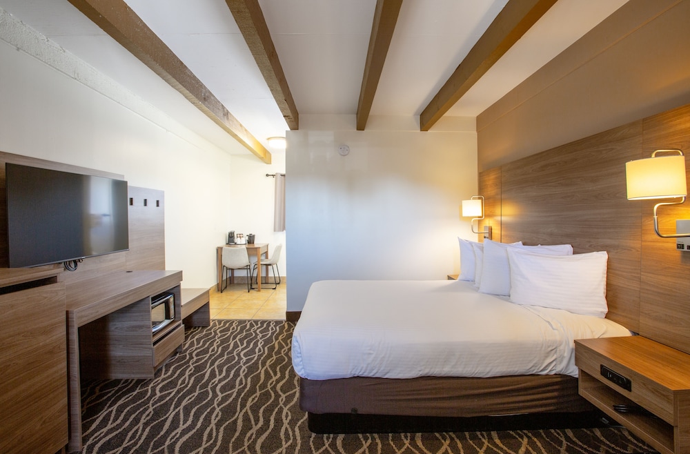 COZY, COMFORT, QUEEN BED