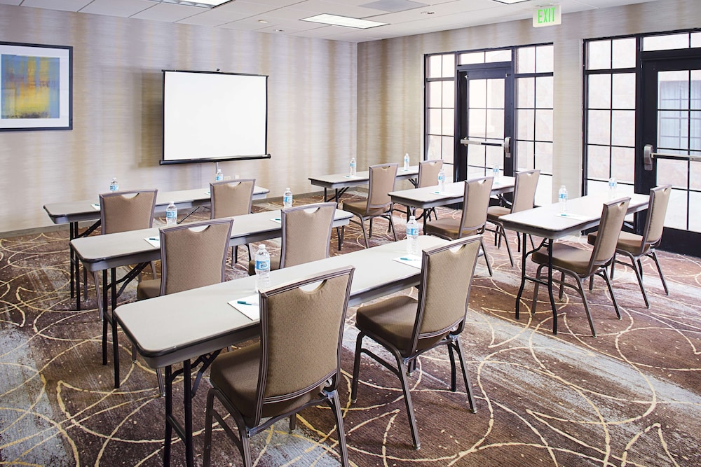 Homewood Suites by Hilton Lancaster 37/56