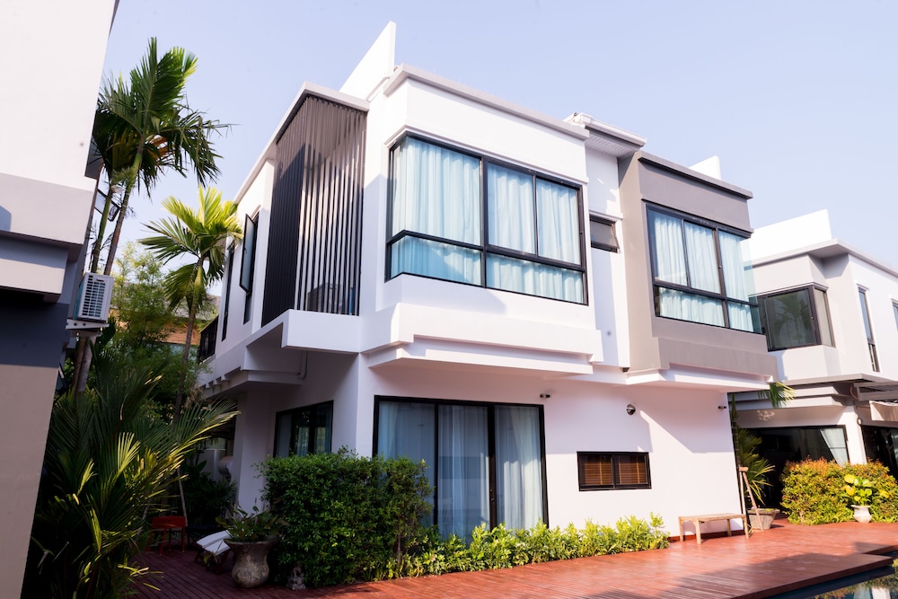 Chic Villa 6 5/61