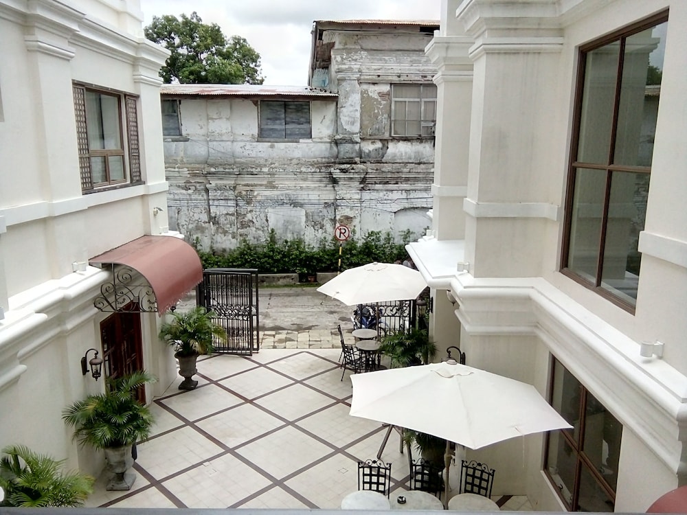 Ciudad Fernandina Hotel 5/69