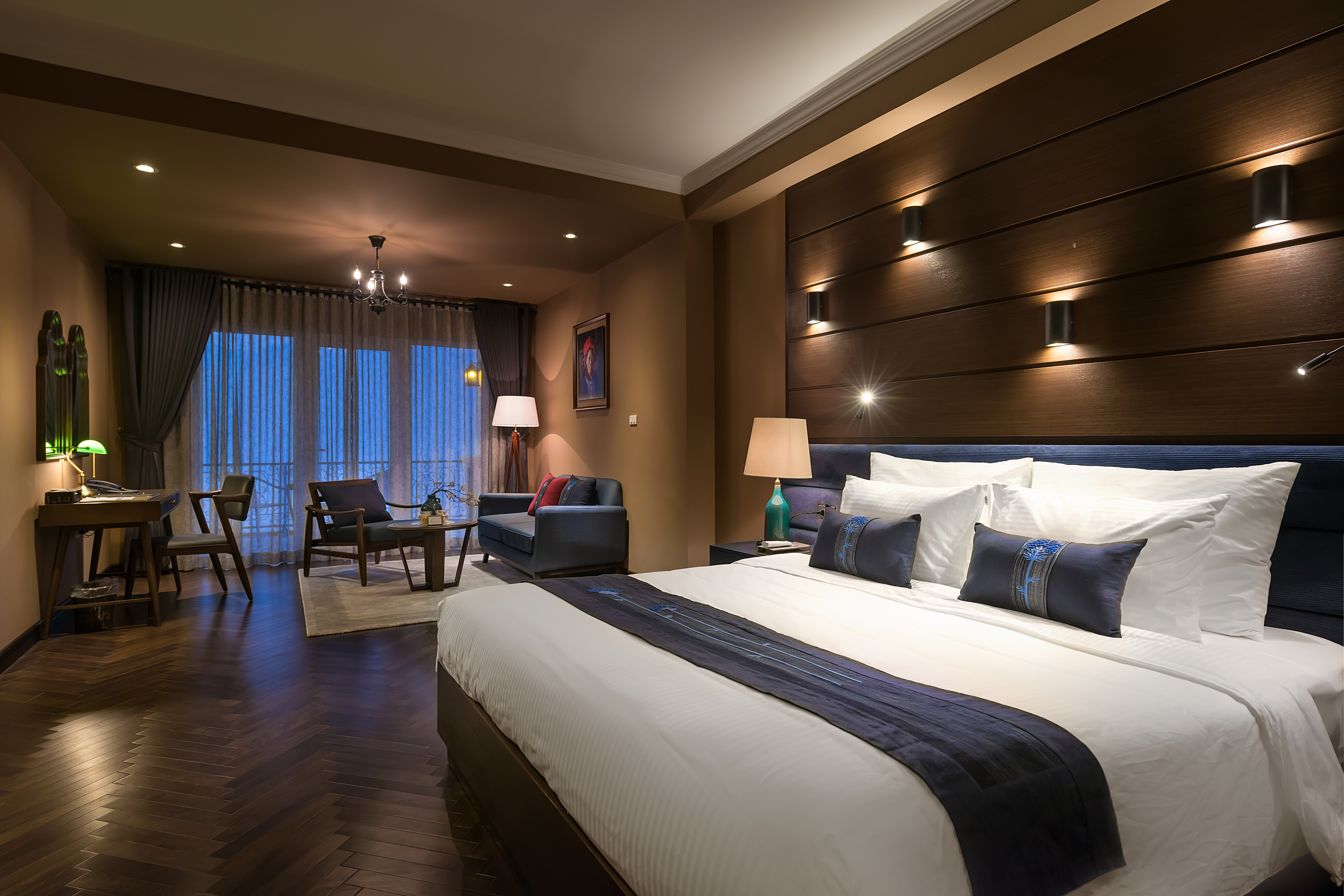 suite, balcony