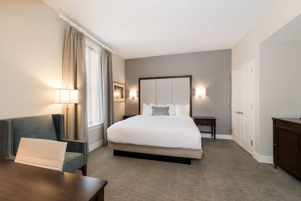 STANDARD, KING BED