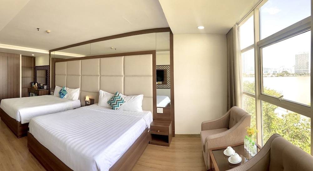Pariat River Front Hotel 29/62
