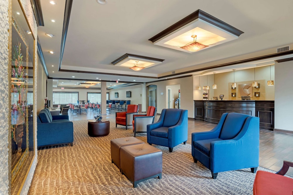 Comfort Suites Alexandria North 26/36