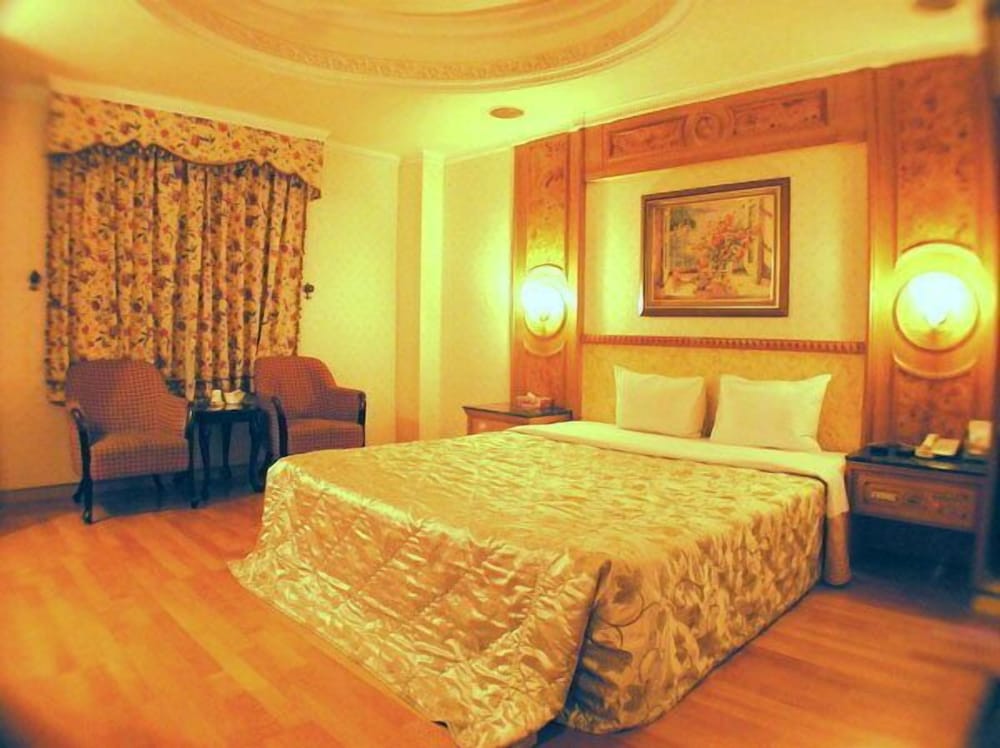 Changsing Business Motel 8/33