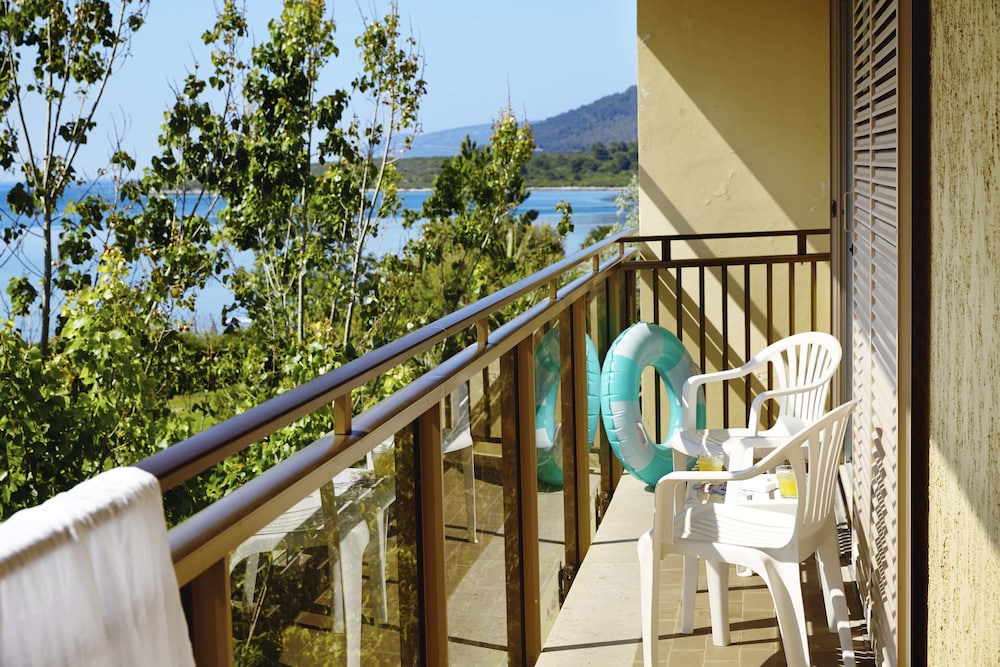 Hotel Baia di Conte 4/67