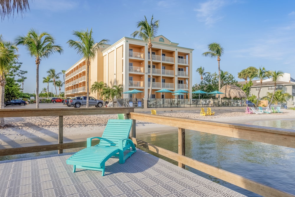 Hutchinson Island Plaza Hotel And Suites 34/63