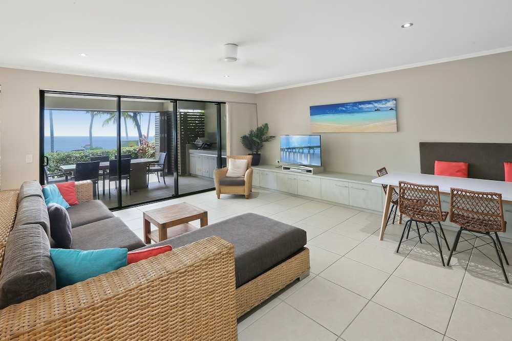 Sea Point On Trinity Beach 53/74