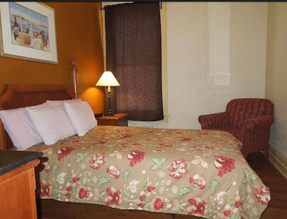 El Capitan Hotel 6/30