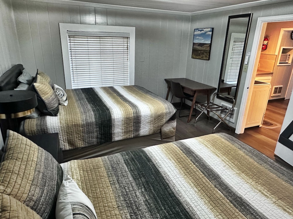 Family, Cottage, Multiple Beds, Lake View, Kitchen