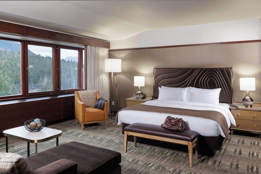 Executive, Suite, King Bed, Lounge Access, Black Diamond Floor