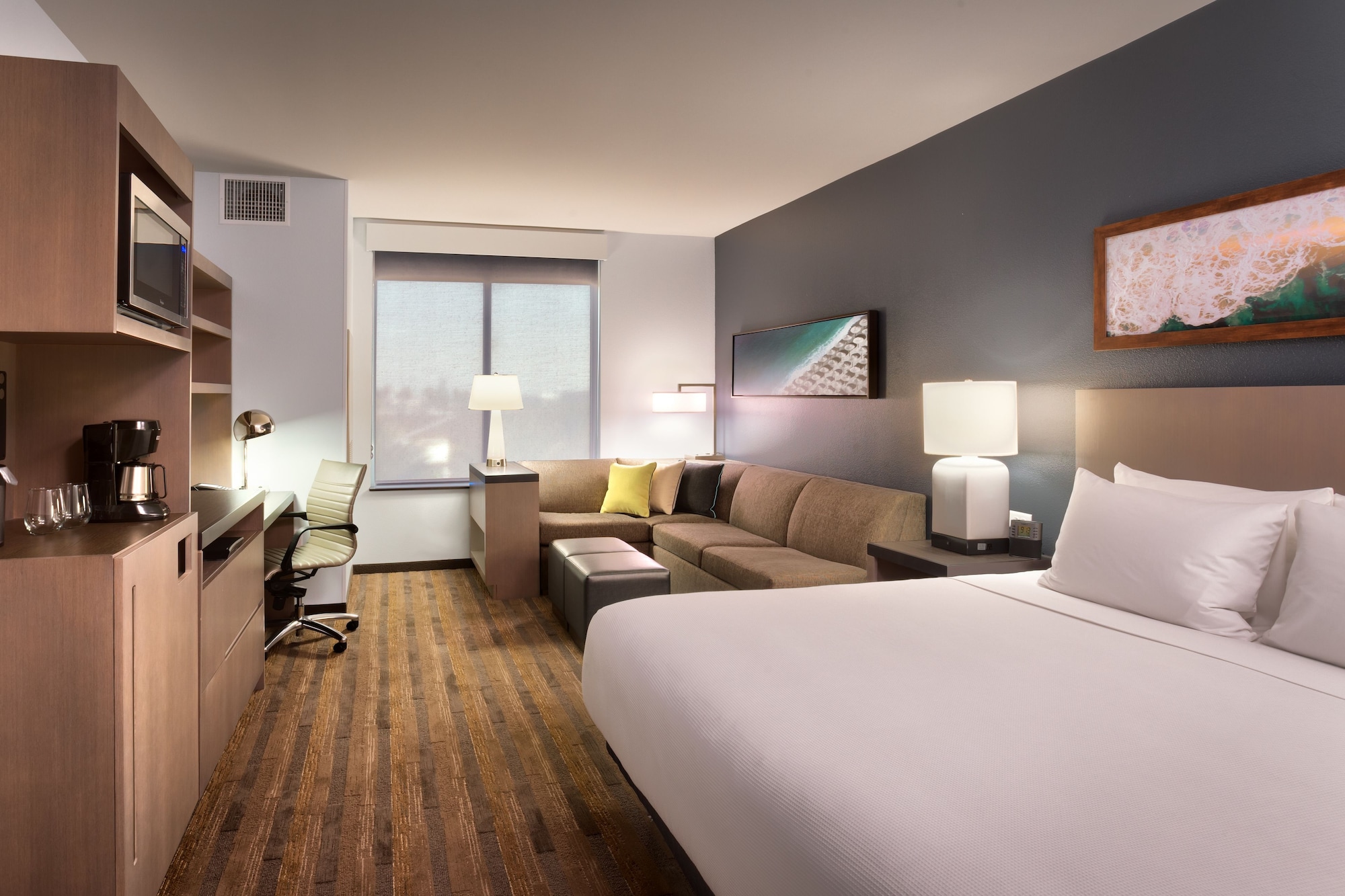 ROOM, KING BED, ACCESSIBLE