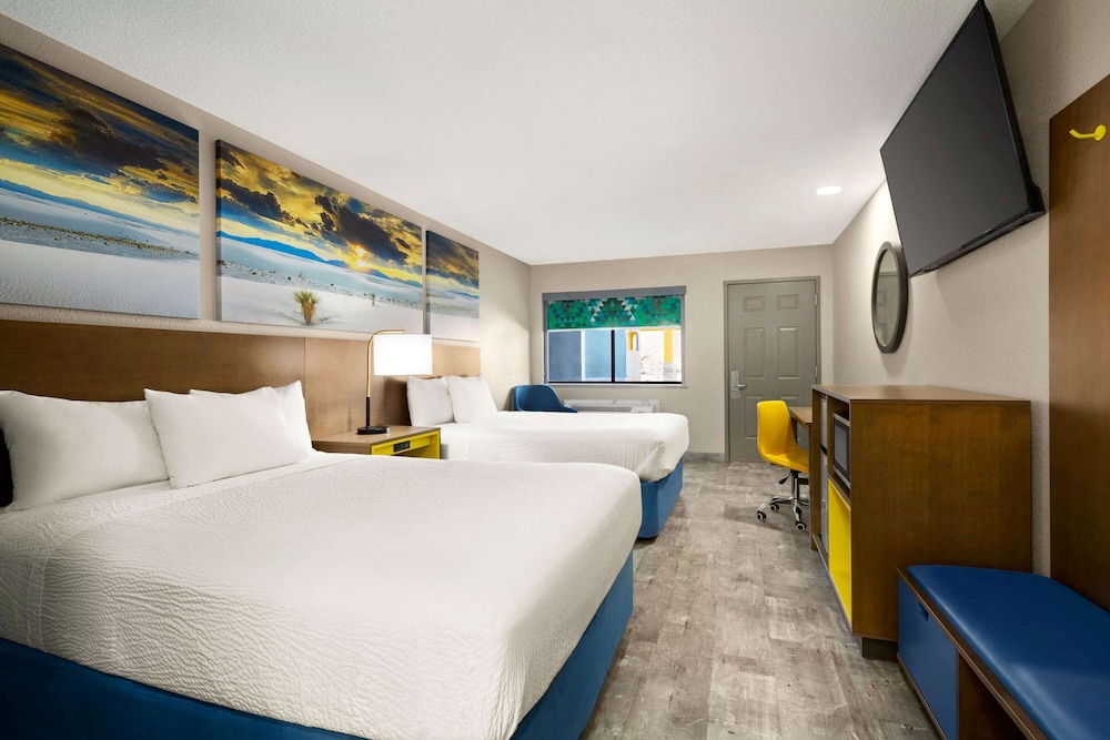 Days Inn by Wyndham Ruidoso Downs 11/54