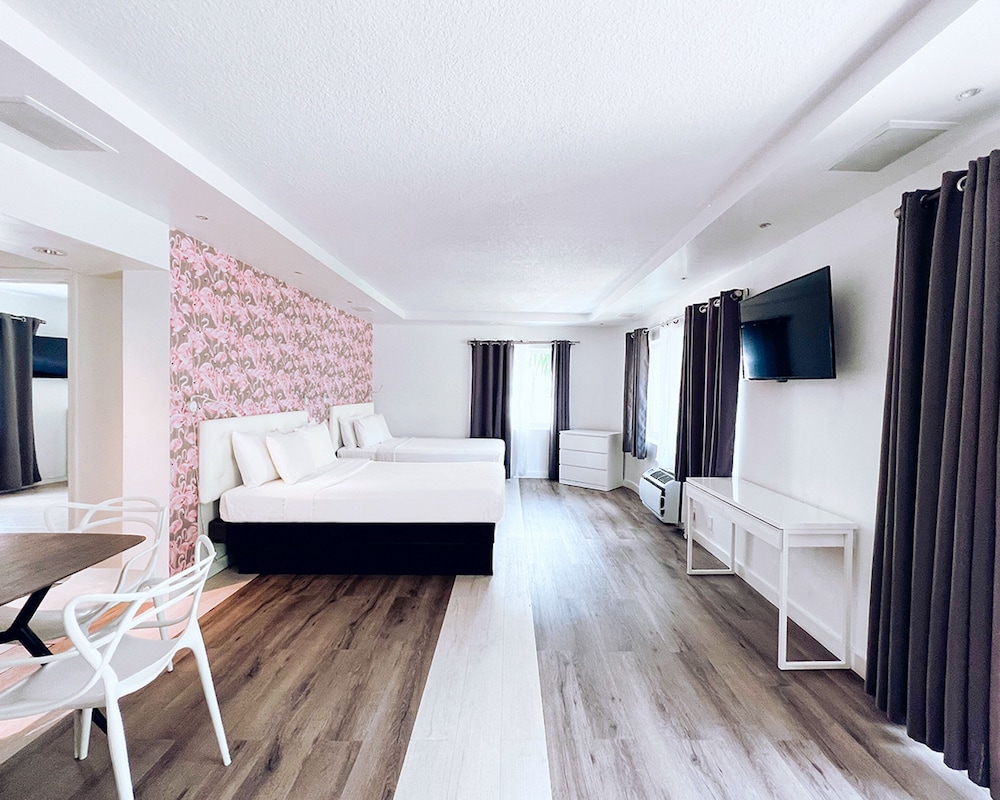 North Beach Hotel 34/76