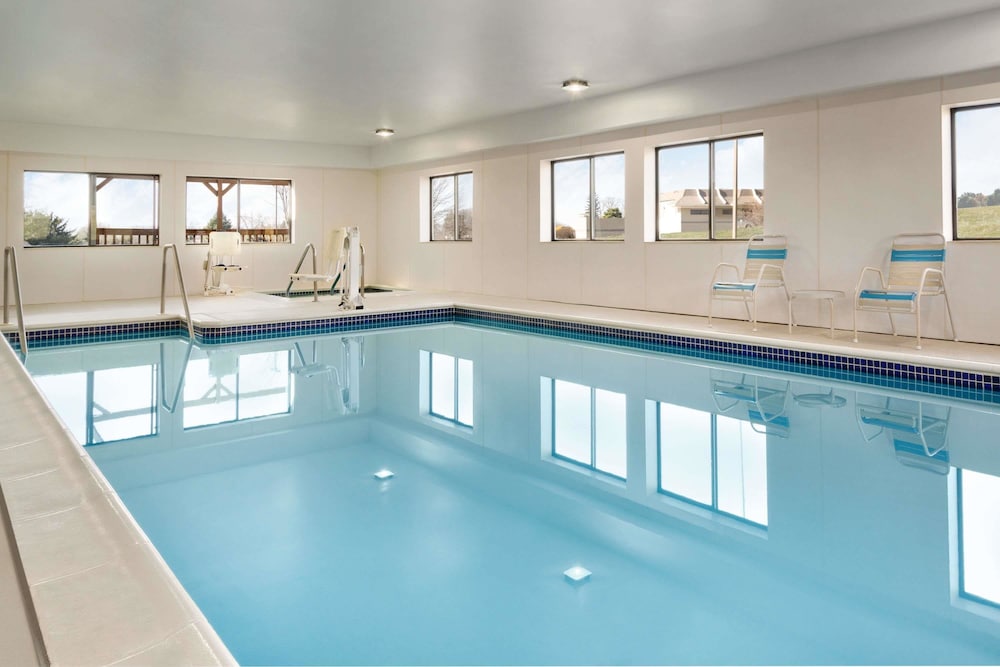 Super 8 By Wyndham Chambersburg I-81 28/43