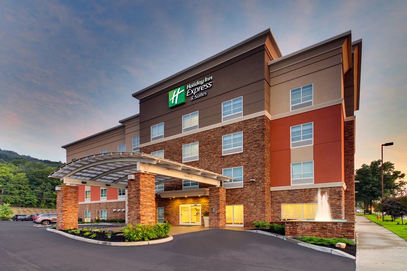 Holiday Inn Express Suites Ithaca 67/69