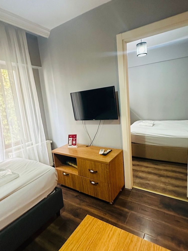 Three Apples Suites 17/39