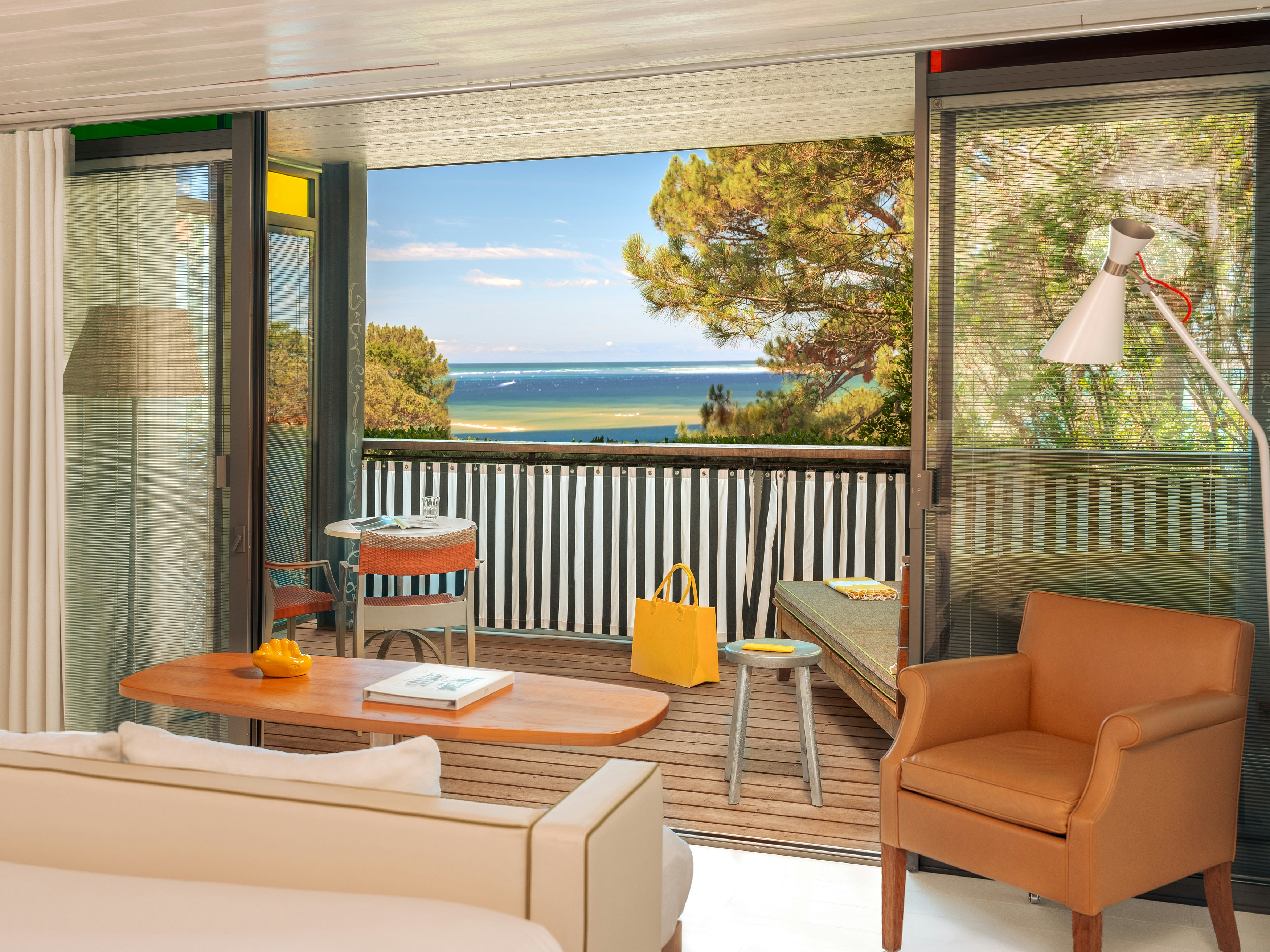 Hotel La Co(o)rniche 34/64