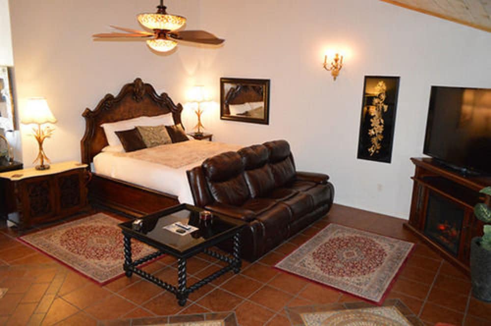 Echo Canyon Manor 50/76