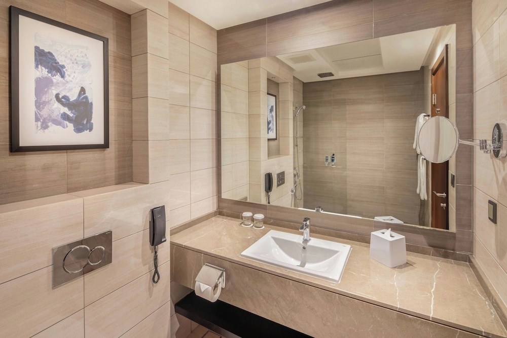 2 Bedrooms, Royal, Suite, 2 Double Beds, Sea View, Four Points by Sheraton Jeddah Corniche 4/4