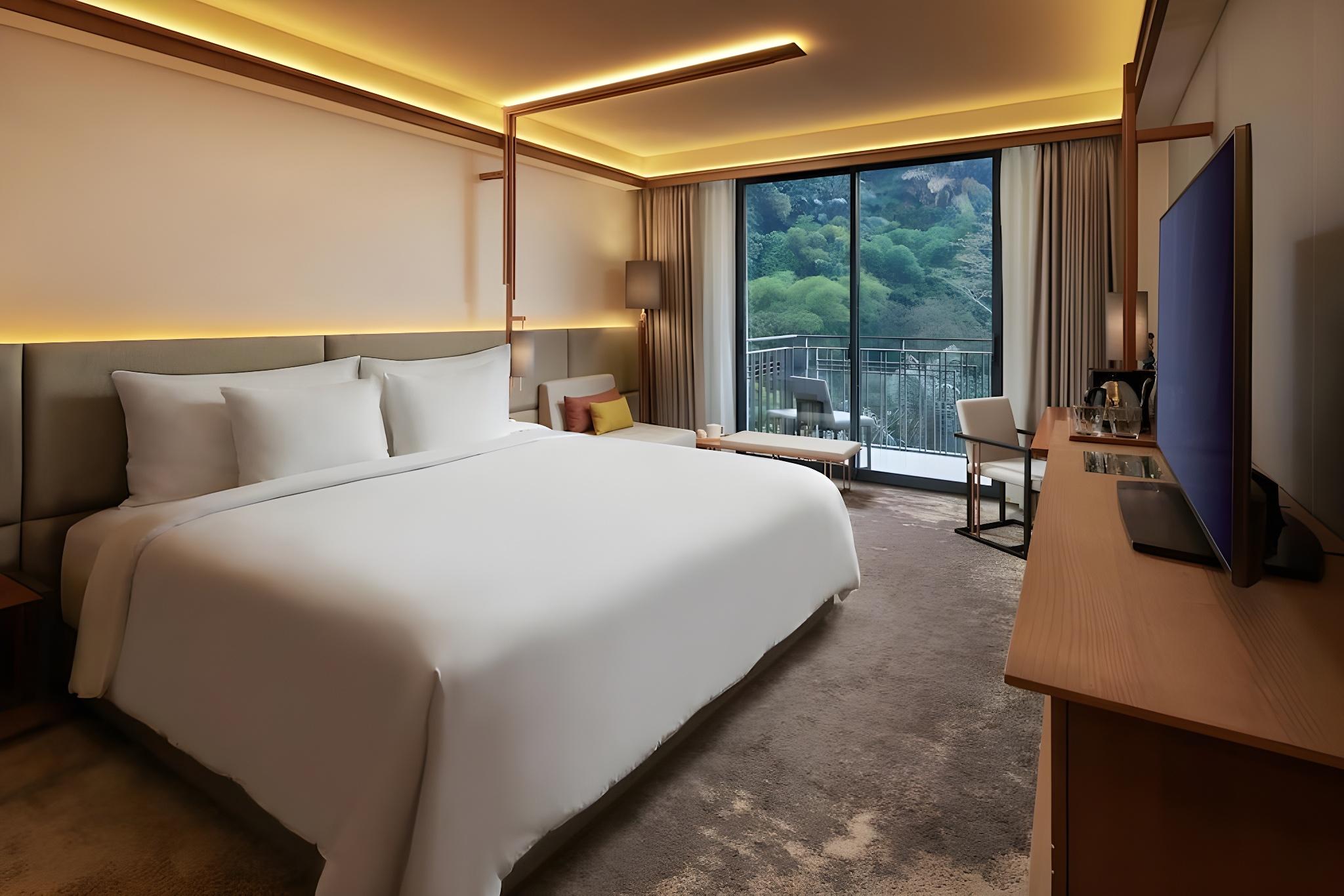 غرفة كلوب بسرير كينج، The Gaia Hotel Bandung 3/3