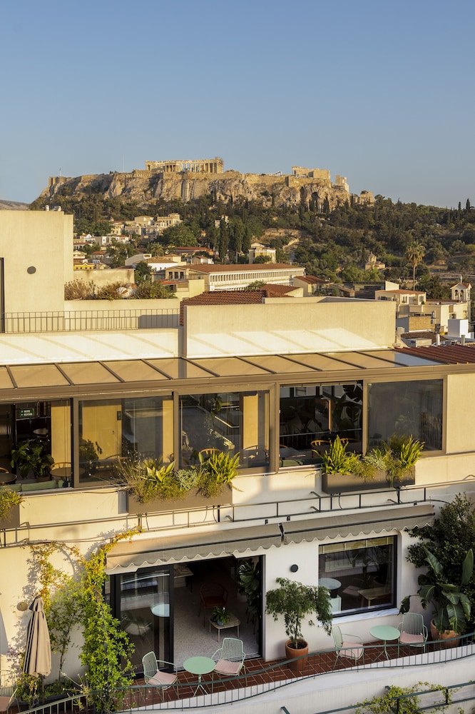 L'Avventura Athens 5/50