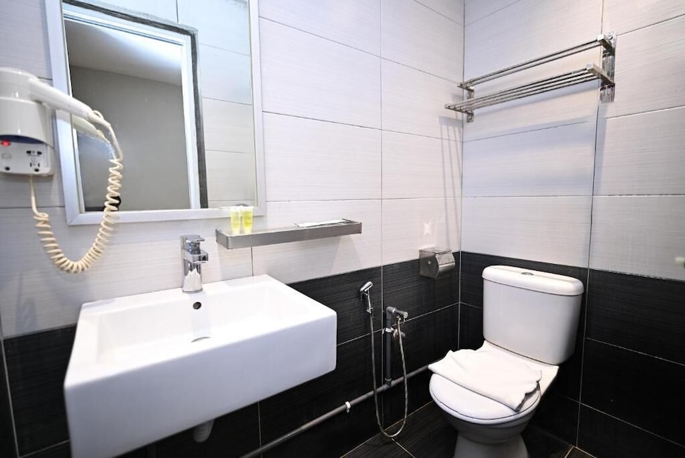 Kingston Hotel 6 at Changkat Bukit Bintang 59/61