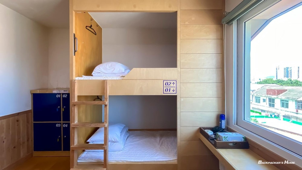 Backpacker's Home 30/50
