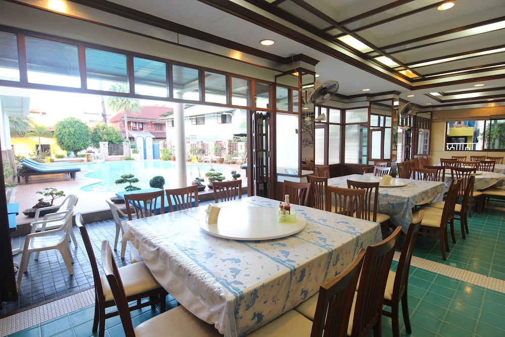 Phi Phi Hotel 50/64