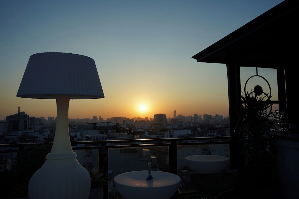Golden Silk Boutique Hotel 67/70