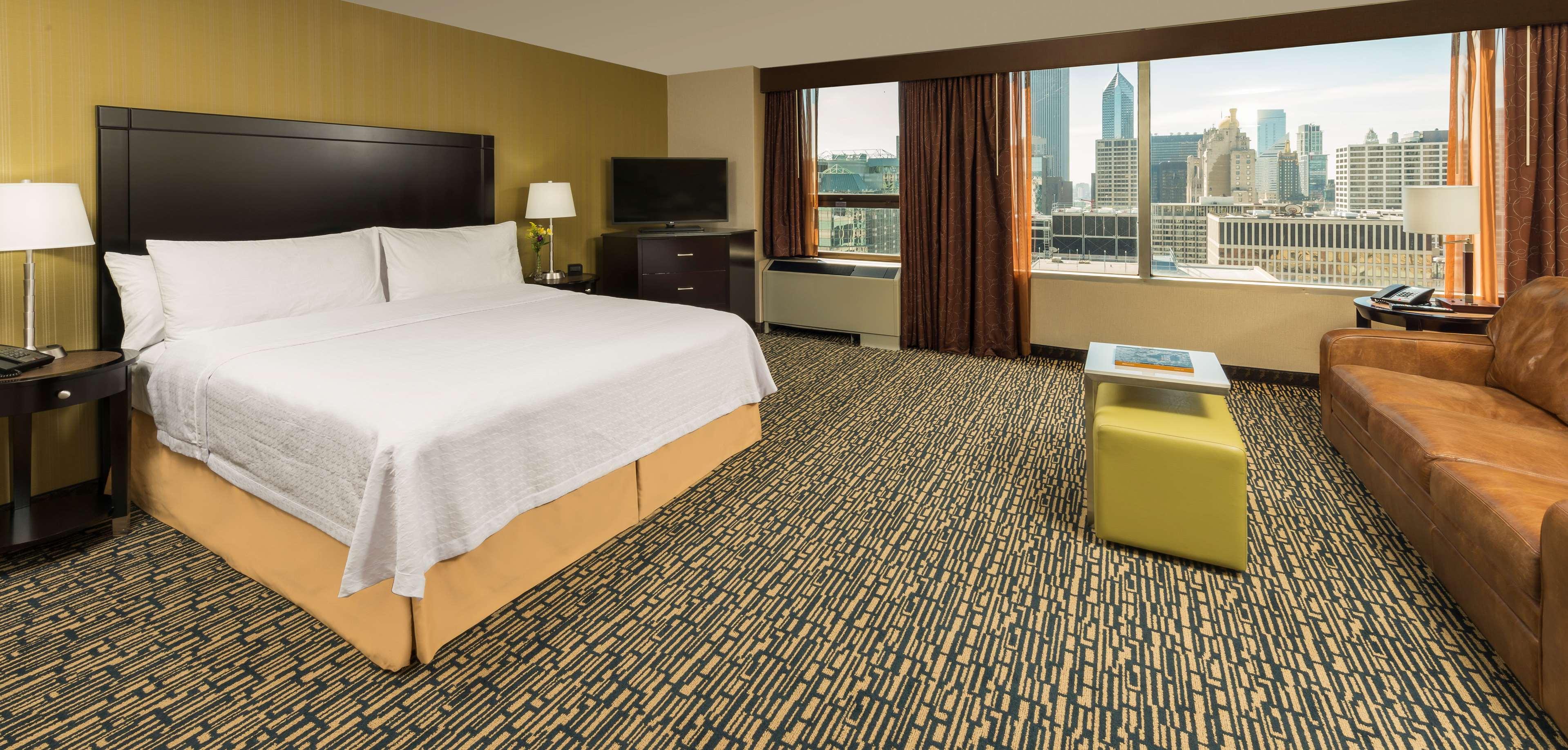 1 BEDROOM, PREMIUM, SUITE, KING BED, CITY VIEW