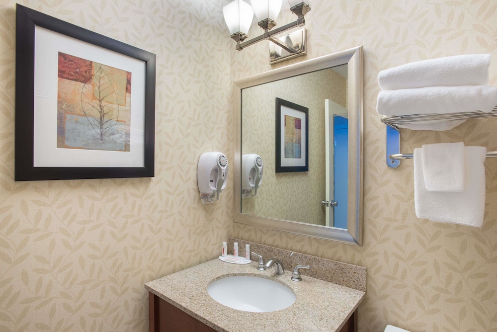 Hawthorn Extended Stay by Wyndham Ellsworth / Bar Harbor 11/26