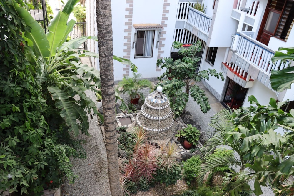 Darajani Hotel Ltd 43/50