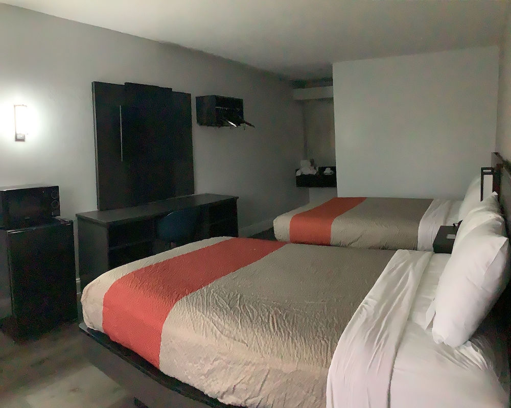 Motel6 Memphis, TN - East 13/53