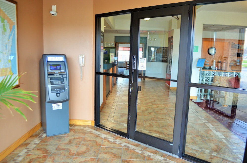 Days Inn & Suites by Wyndham Madison 27/41