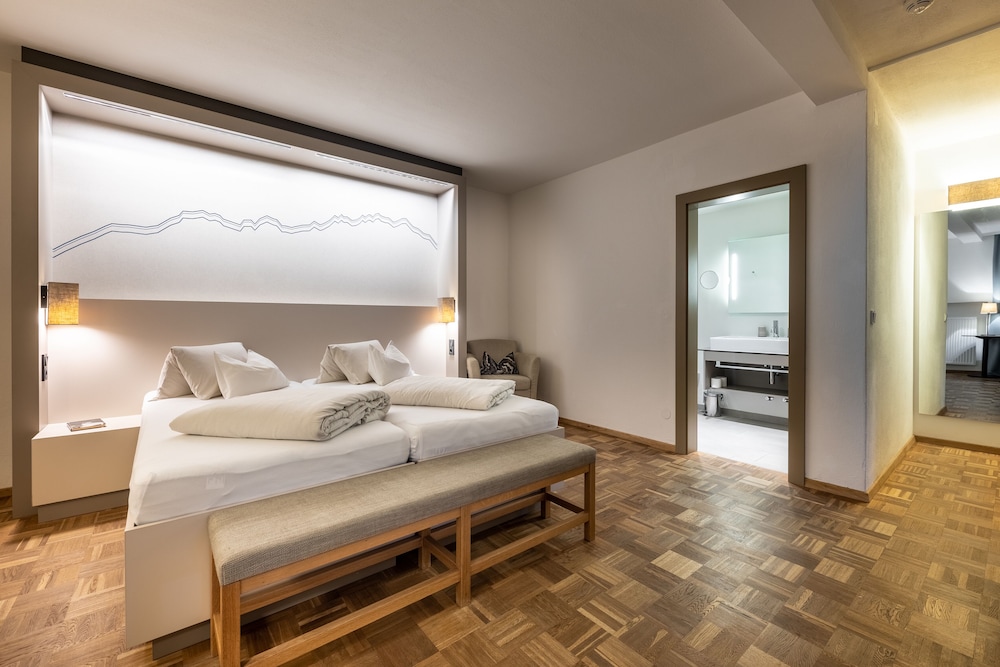 HOTEL POST 14/36