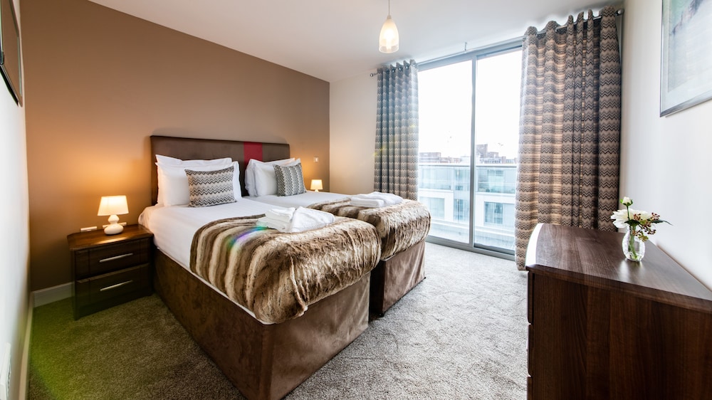 The Spires Serviced Apartments Birmingham 8/36