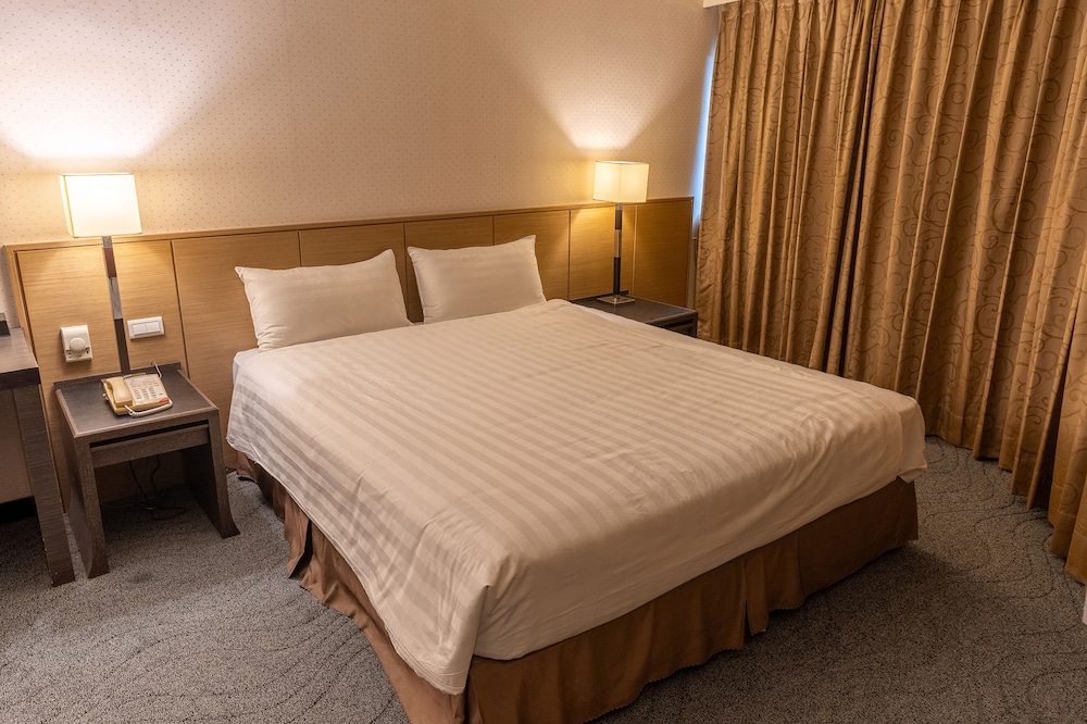 غرفة تنفيذية بسرير كوين، Guide Hotel Taipei Chongqing 4/10