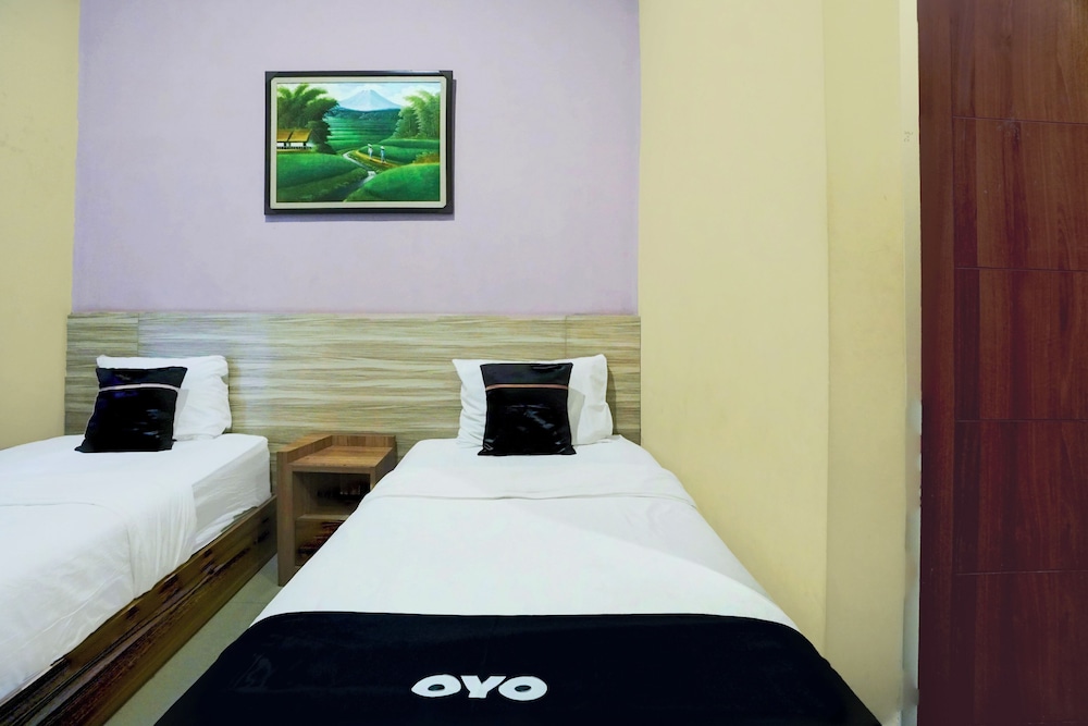 Hotel O Surabaya near Surabaya Town Square formerly Kupang Gunung Residence 35/60