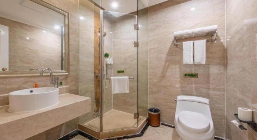 Vienna Hotel (Guangzhou Baiyun University Jinyuan Plaza) 53/54