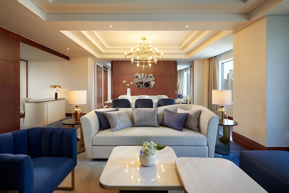Lotte Hotel World 50/67