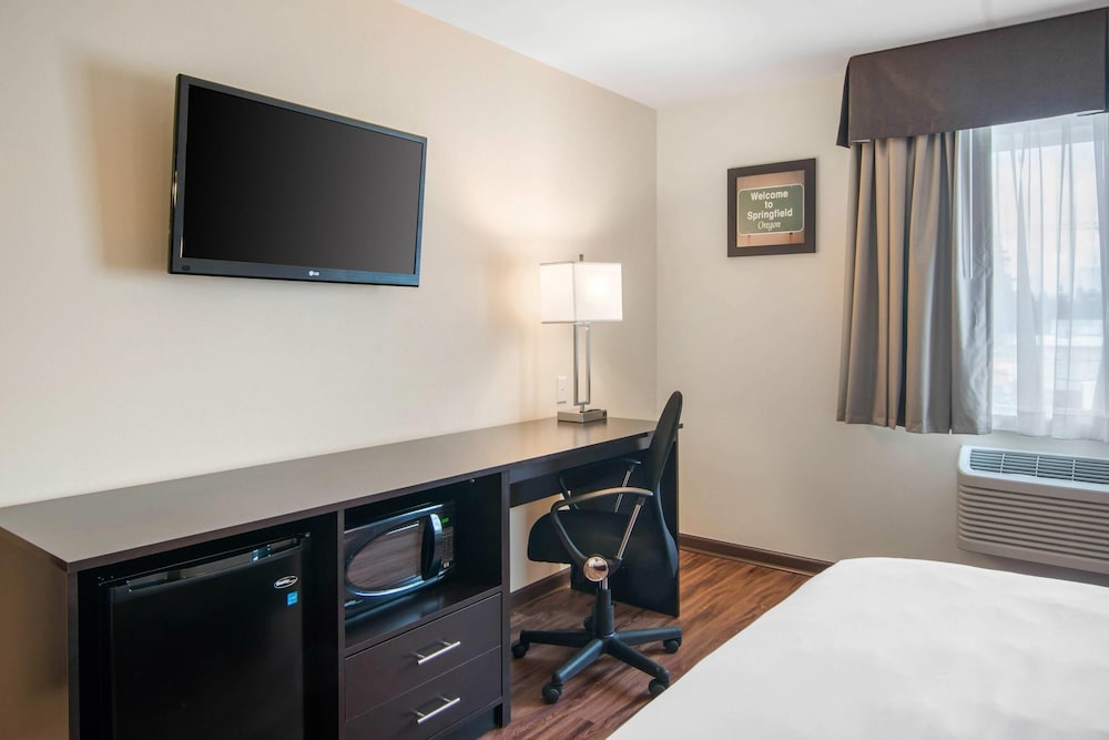 Econo Lodge Inn & Suites Springfield Main Street 46/63