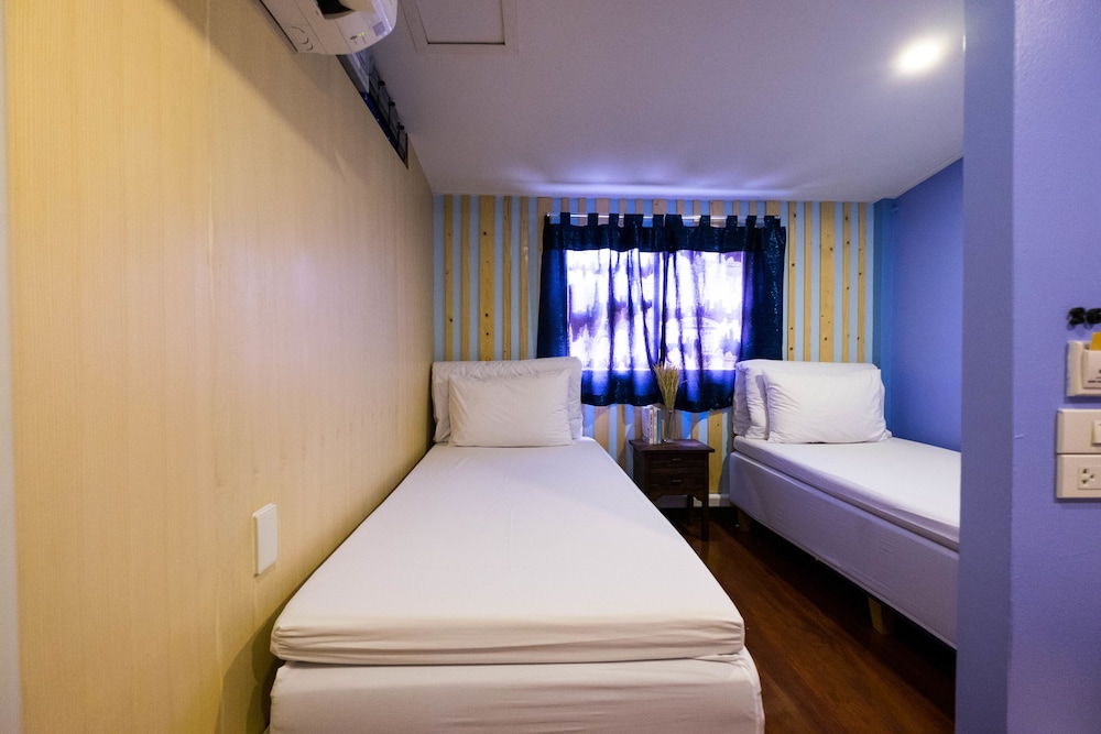 Check-In My Hostel 10/27