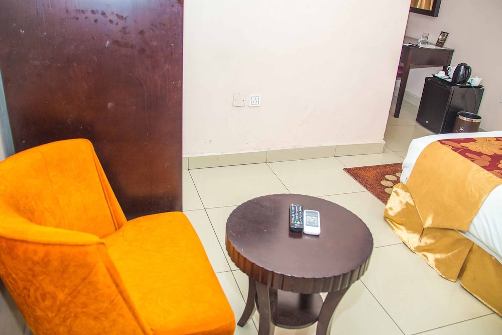 Royal Crest Hotel & Suites 42/50