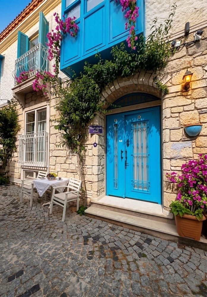 Mavi Konak Otel Alacati 48/49