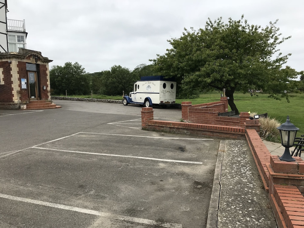 The Links Country Park Hotel 53/57