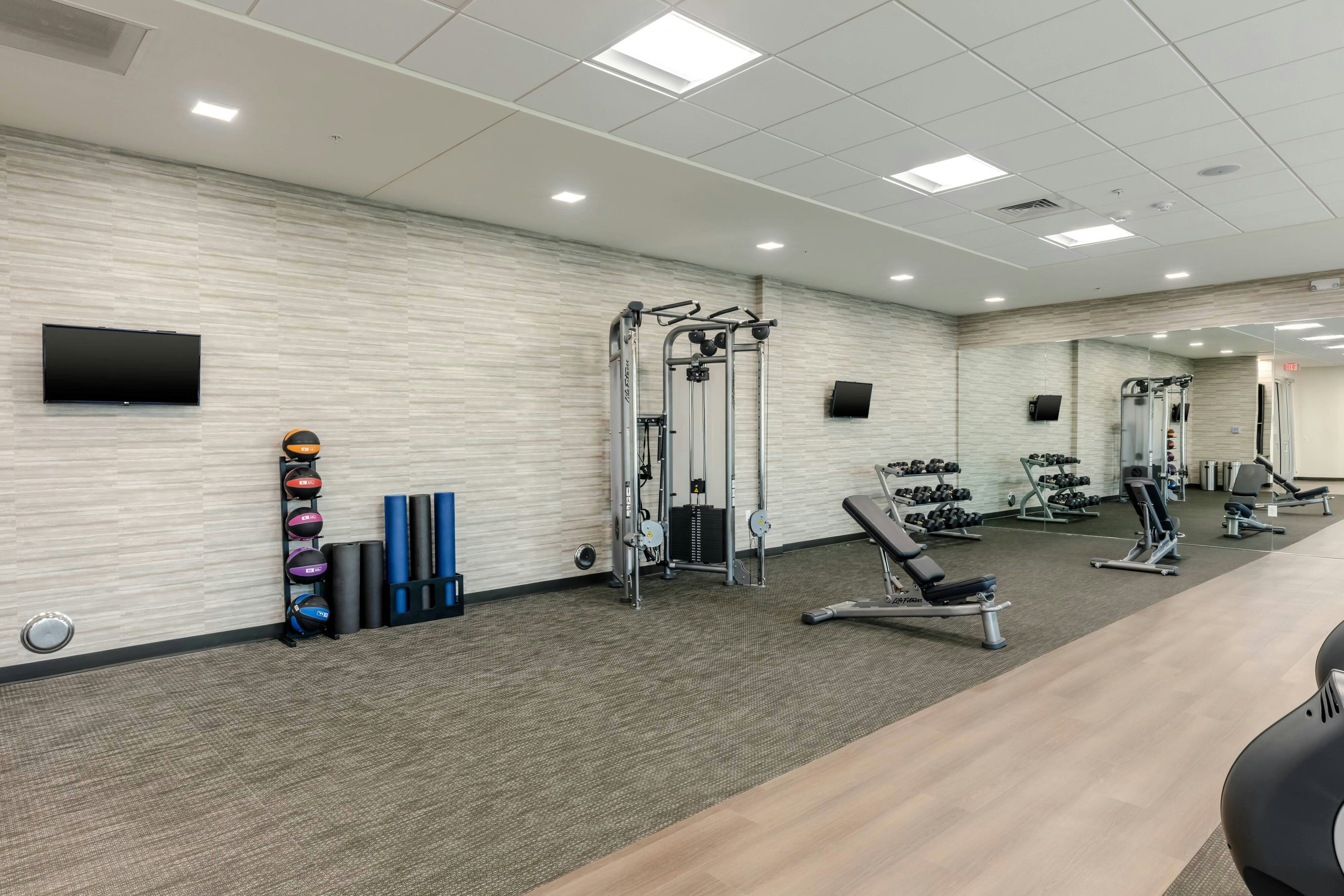 Courtyard By Marriott Savannah Airport 8/25