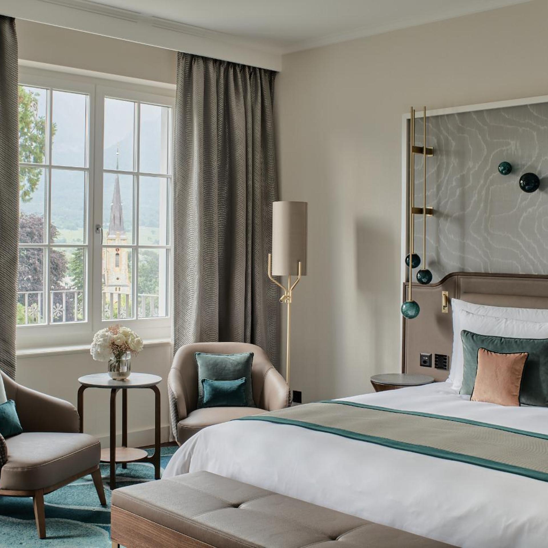 Grand, Deluxe, Single Bed